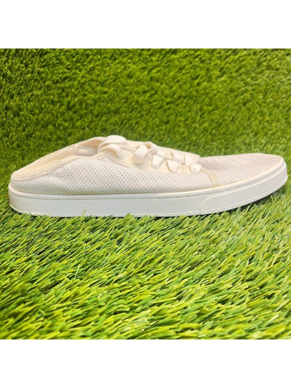 OluKai Pehuea Li Womens Size 8 White Athletic Casual Lace Up Shoes Sneakers